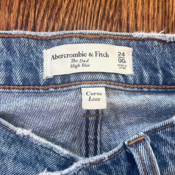 A&F Dad High Rise Jeans - Curve Love - Picture 5 of 6